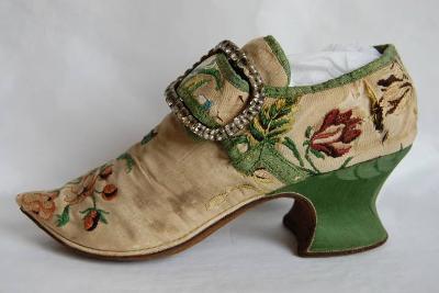 Cream silk brocade turnshoe with green heel